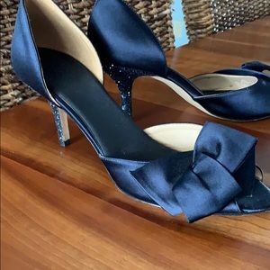 Stunning Kate Spade navy pumps with glitter heel